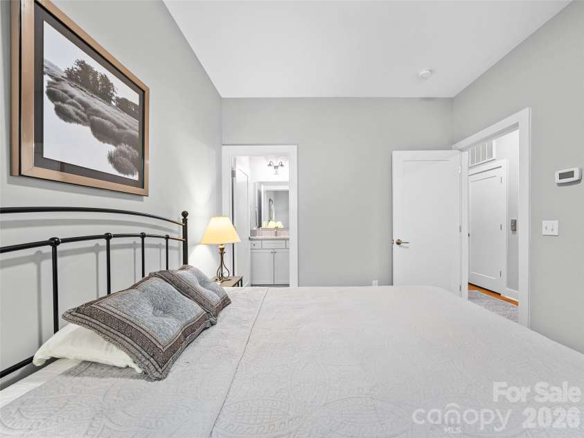 35 Macallan Lane, Asheville, NC 28805.  MLS# CAR4409633, YatesRealty ID 49073. 