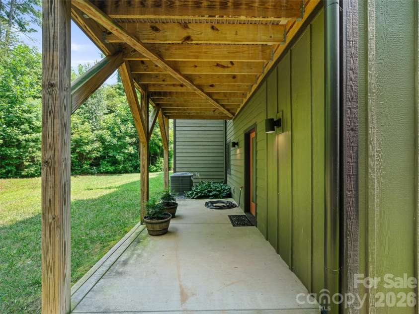 35 Macallan Lane, Asheville, NC 28805.  MLS# CAR4409633, YatesRealty ID 49073. 
