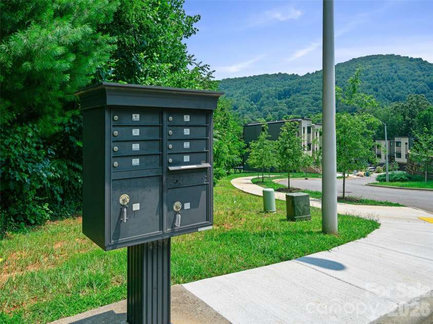 35 Macallan Lane, Asheville, NC 28805.  MLS# CAR4409633, YatesRealty ID 49073. 