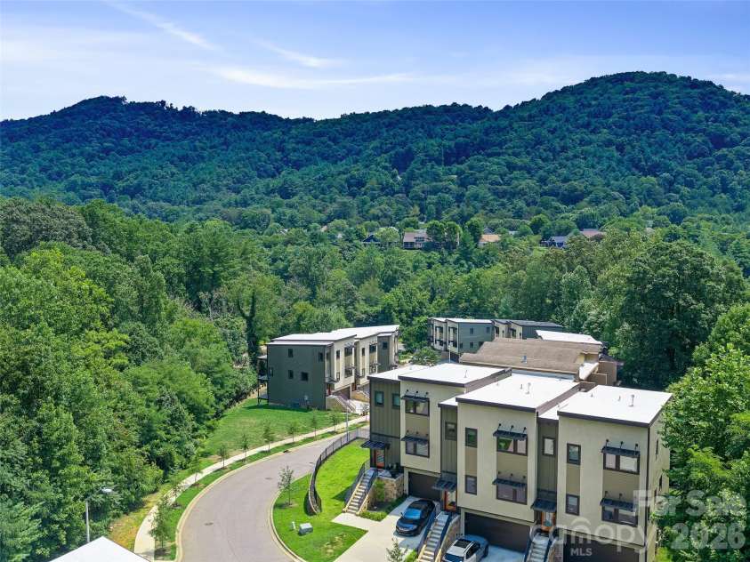 35 Macallan Lane, Asheville, NC 28805.  MLS# CAR4409633, YatesRealty ID 49073. 
