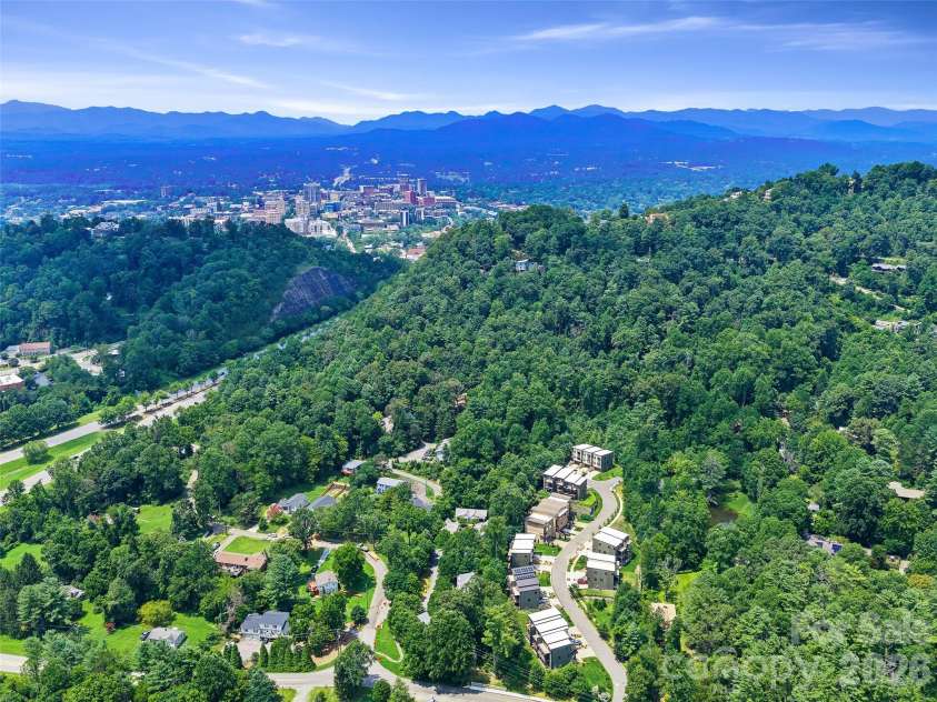 35 Macallan Lane, Asheville, NC 28805.  MLS# CAR4409633, YatesRealty ID 49073. 