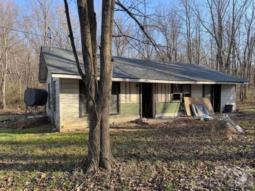 126 Southbrook Road, Hendersonville, NC 28792.  MLS# CAR4382421, YatesRealty ID 49075. 