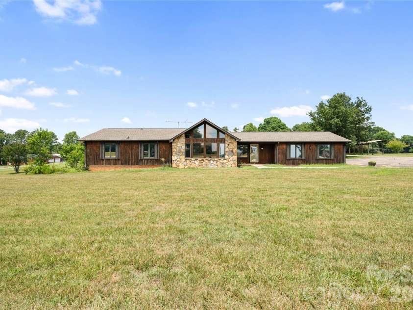 7610 Long Island Road, Catawba, NC 28609.  MLS# CAR4422030, YatesRealty ID 49076. 