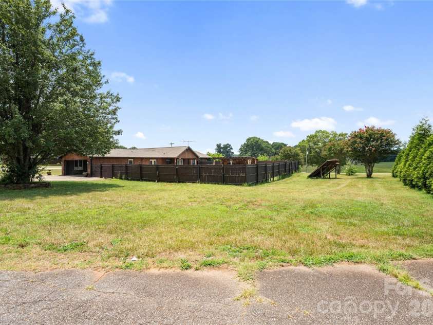 7610 Long Island Road, Catawba, NC 28609.  MLS# CAR4422030, YatesRealty ID 49076. 
