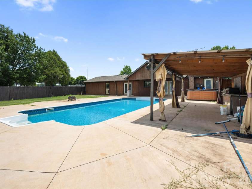 7610 Long Island Road, Catawba, NC 28609.  MLS# CAR4422030, YatesRealty ID 49076. 