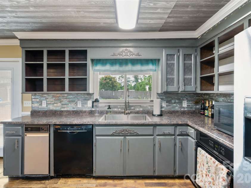 7610 Long Island Road, Catawba, NC 28609.  MLS# CAR4422030, YatesRealty ID 49076. 