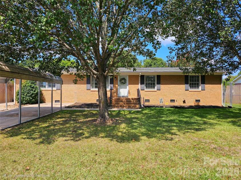 517 McDowell Drive, Chester, SC 29706.  MLS# CAR4421647, YatesRealty ID 49077. 