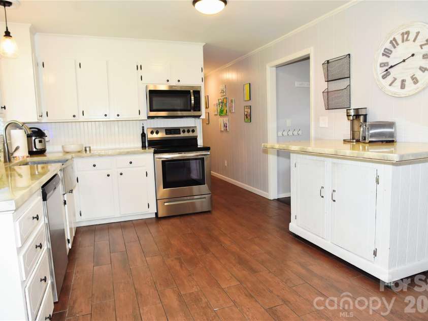 517 McDowell Drive, Chester, SC 29706.  MLS# CAR4421647, YatesRealty ID 49077. 