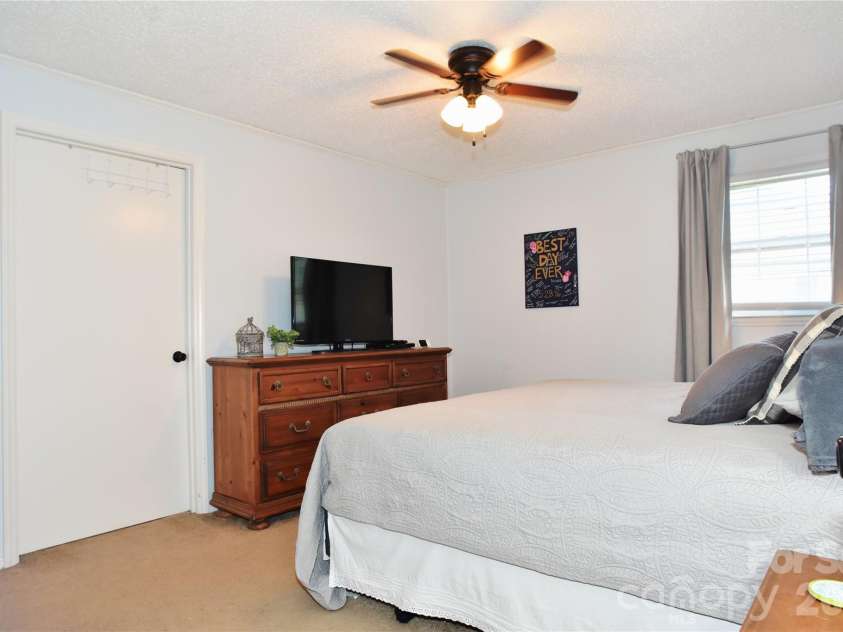 517 McDowell Drive, Chester, SC 29706.  MLS# CAR4421647, YatesRealty ID 49077. 