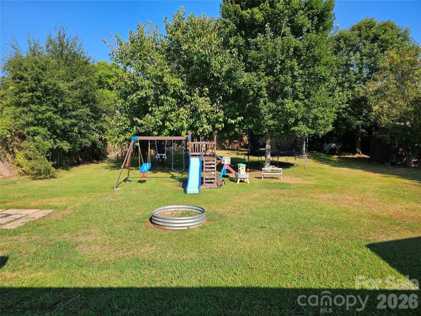 517 McDowell Drive, Chester, SC 29706.  MLS# CAR4421647, YatesRealty ID 49077. 