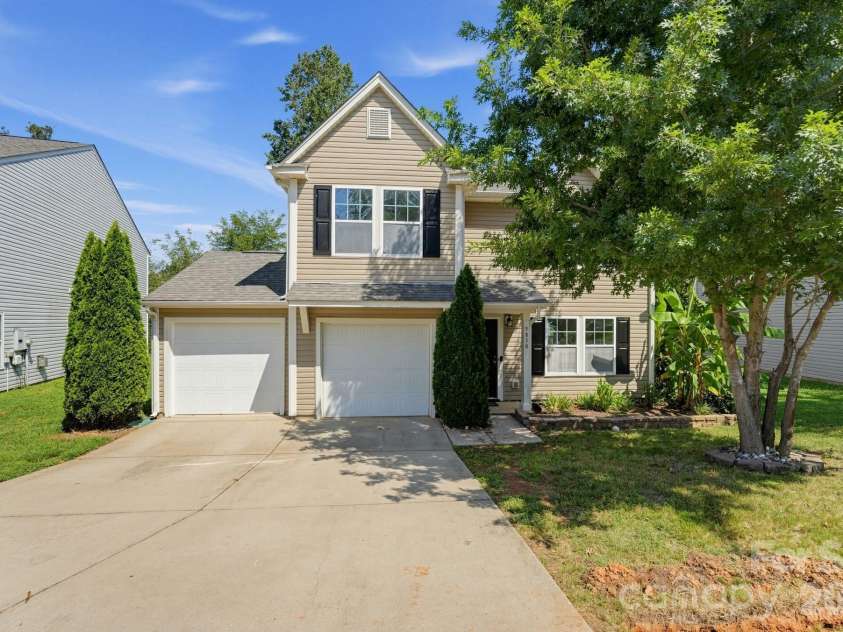 9830 Eagle Feathers Drive, Charlotte, NC 28214.  MLS# CAR4422033, YatesRealty ID 49078. 