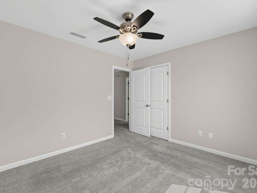 9830 Eagle Feathers Drive, Charlotte, NC 28214.  MLS# CAR4422033, YatesRealty ID 49078. 