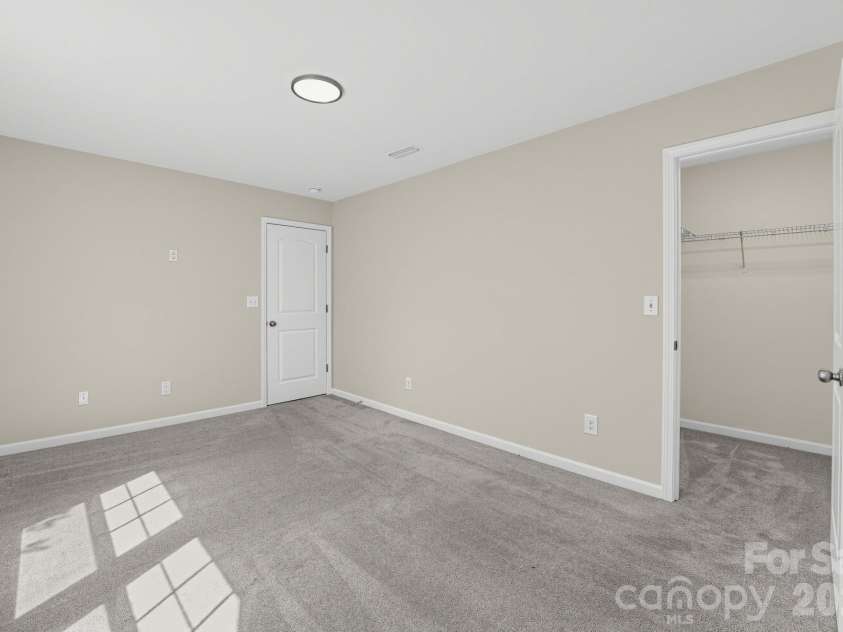9830 Eagle Feathers Drive, Charlotte, NC 28214.  MLS# CAR4422033, YatesRealty ID 49078. 