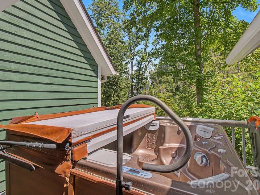 270 Upper Herron Cove Road, Weaverville, NC 28787.  MLS# CAR4418748, YatesRealty ID 49079. 