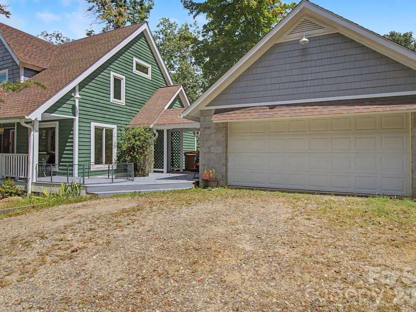 270 Upper Herron Cove Road, Weaverville, NC 28787.  MLS# CAR4418748, YatesRealty ID 49079. 