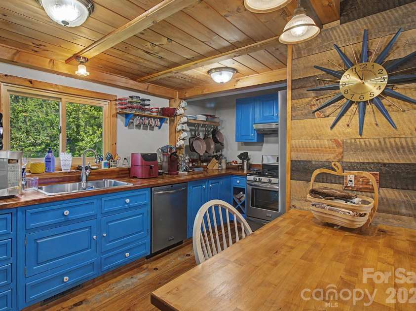 270 Upper Herron Cove Road, Weaverville, NC 28787.  MLS# CAR4418748, YatesRealty ID 49079. Kitchen