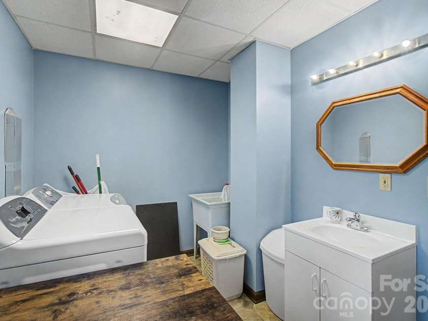 270 Upper Herron Cove Road, Weaverville, NC 28787.  MLS# CAR4418748, YatesRealty ID 49079. Laundry/ full bath in basement
