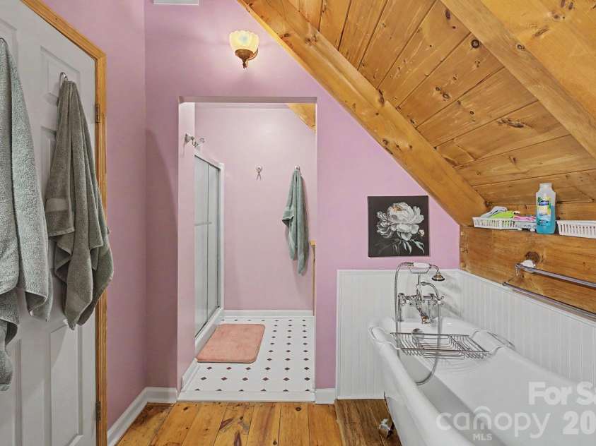 270 Upper Herron Cove Road, Weaverville, NC 28787.  MLS# CAR4418748, YatesRealty ID 49079. Primary bath