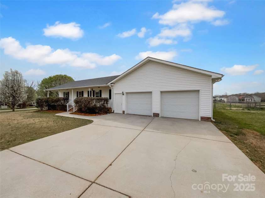 475 Union Baptist Church Road, York, SC 29745.  MLS# CAR4237458, YatesRealty ID 4908. 