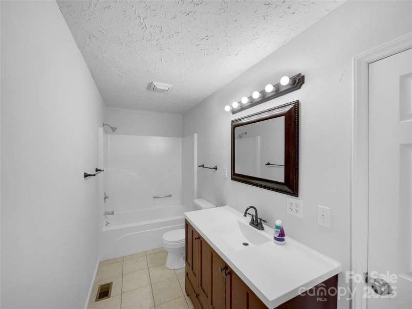 475 Union Baptist Church Road, York, SC 29745.  MLS# CAR4237458, YatesRealty ID 4908. 