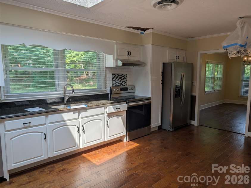 220 Augusta Drive, Statesville, NC 28625.  MLS# CAR4422031, YatesRealty ID 49080. 