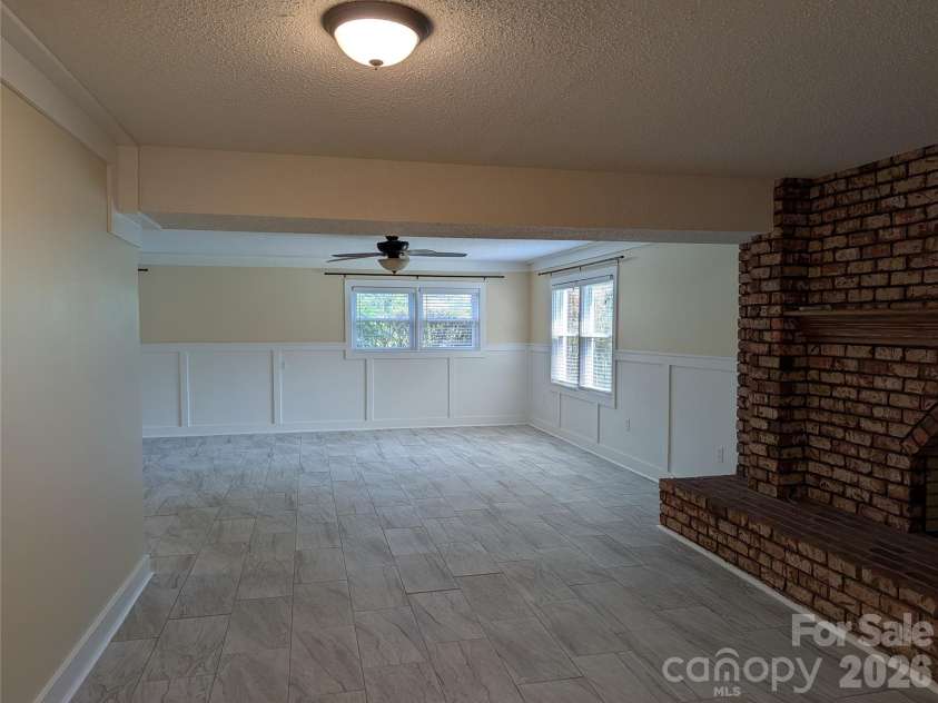 220 Augusta Drive, Statesville, NC 28625.  MLS# CAR4422031, YatesRealty ID 49080. 