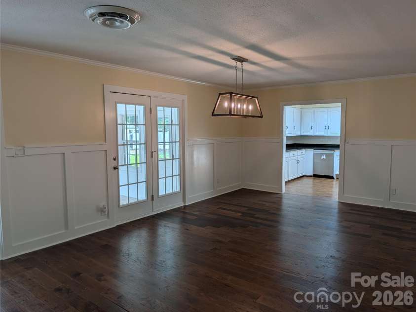 220 Augusta Drive, Statesville, NC 28625.  MLS# CAR4422031, YatesRealty ID 49080. 