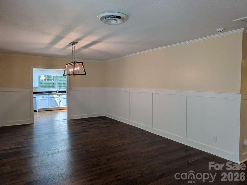 220 Augusta Drive, Statesville, NC 28625.  MLS# CAR4422031, YatesRealty ID 49080. 