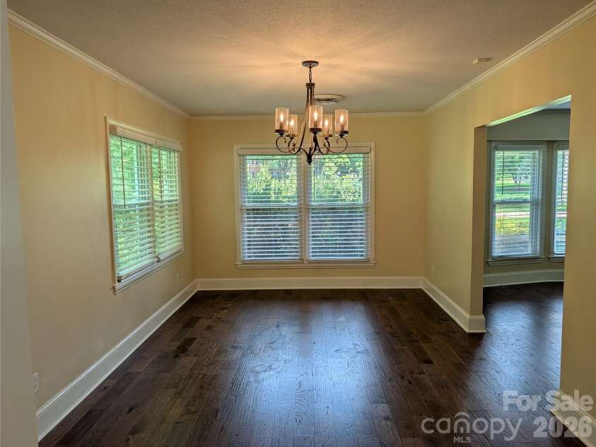 220 Augusta Drive, Statesville, NC 28625.  MLS# CAR4422031, YatesRealty ID 49080. 
