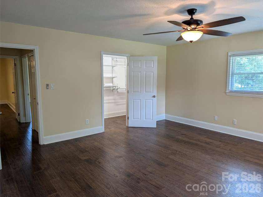 220 Augusta Drive, Statesville, NC 28625.  MLS# CAR4422031, YatesRealty ID 49080. 