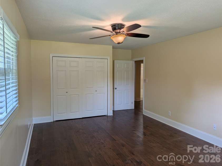 220 Augusta Drive, Statesville, NC 28625.  MLS# CAR4422031, YatesRealty ID 49080. 
