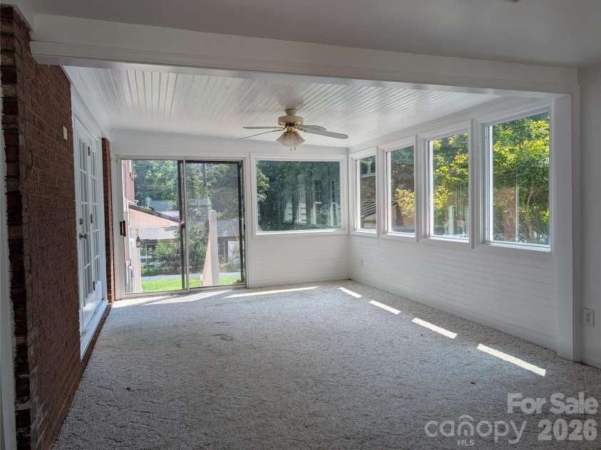 220 Augusta Drive, Statesville, NC 28625.  MLS# CAR4422031, YatesRealty ID 49080. 