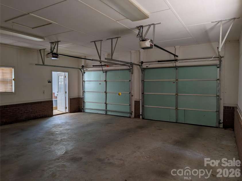 220 Augusta Drive, Statesville, NC 28625.  MLS# CAR4422031, YatesRealty ID 49080. 