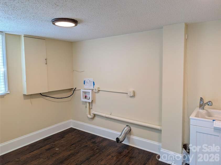 220 Augusta Drive, Statesville, NC 28625.  MLS# CAR4422031, YatesRealty ID 49080. 