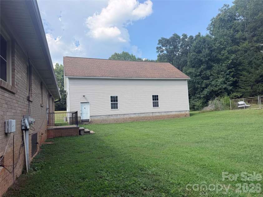 344 Pearson Street, Blacksburg, SC 29702.  MLS# CAR4421604, YatesRealty ID 49081. 