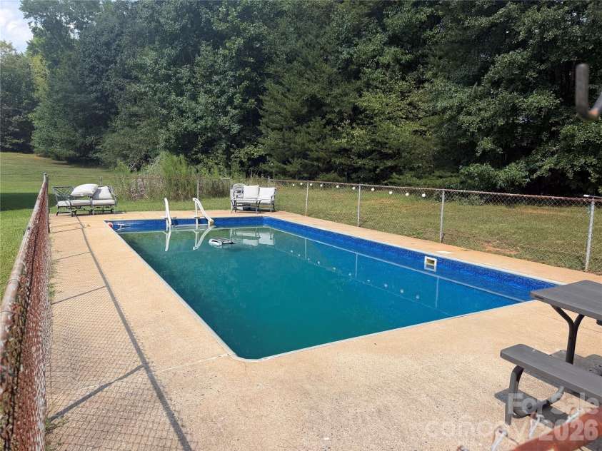 344 Pearson Street, Blacksburg, SC 29702.  MLS# CAR4421604, YatesRealty ID 49081. 