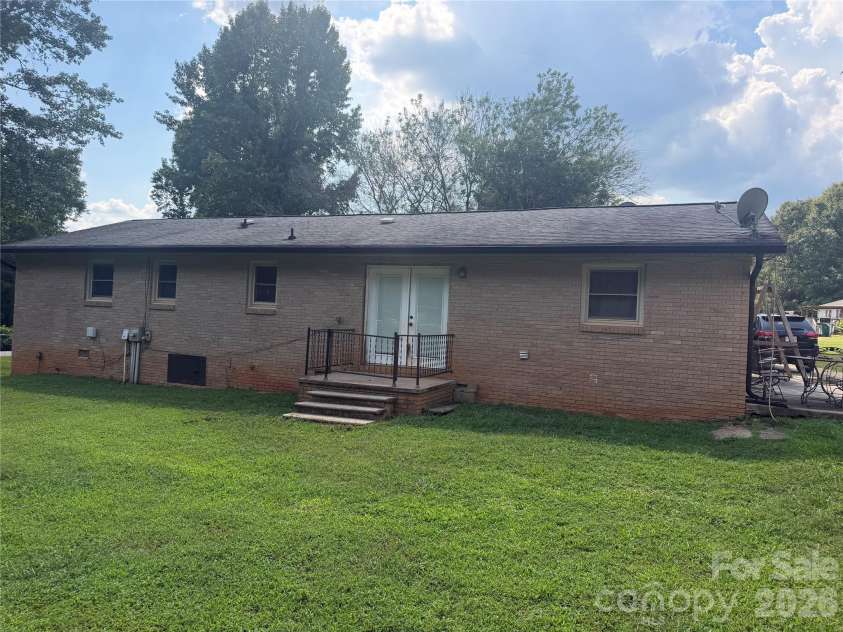 344 Pearson Street, Blacksburg, SC 29702.  MLS# CAR4421604, YatesRealty ID 49081. 