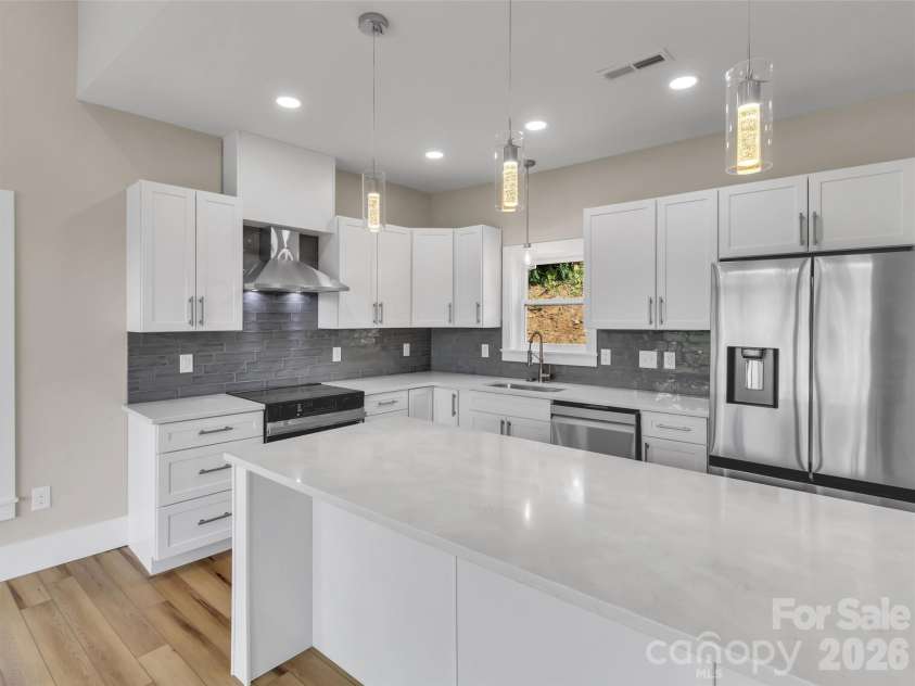 201 Kadire Drive, Waynesville, NC 28785.  MLS# CAR4420299, YatesRealty ID 49084. 