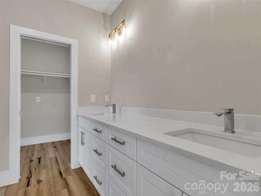 201 Kadire Drive, Waynesville, NC 28785.  MLS# CAR4420299, YatesRealty ID 49084. 