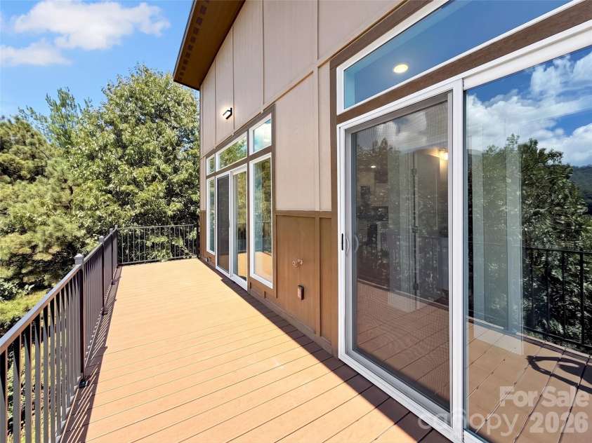201 Kadire Drive, Waynesville, NC 28785.  MLS# CAR4420299, YatesRealty ID 49084. 