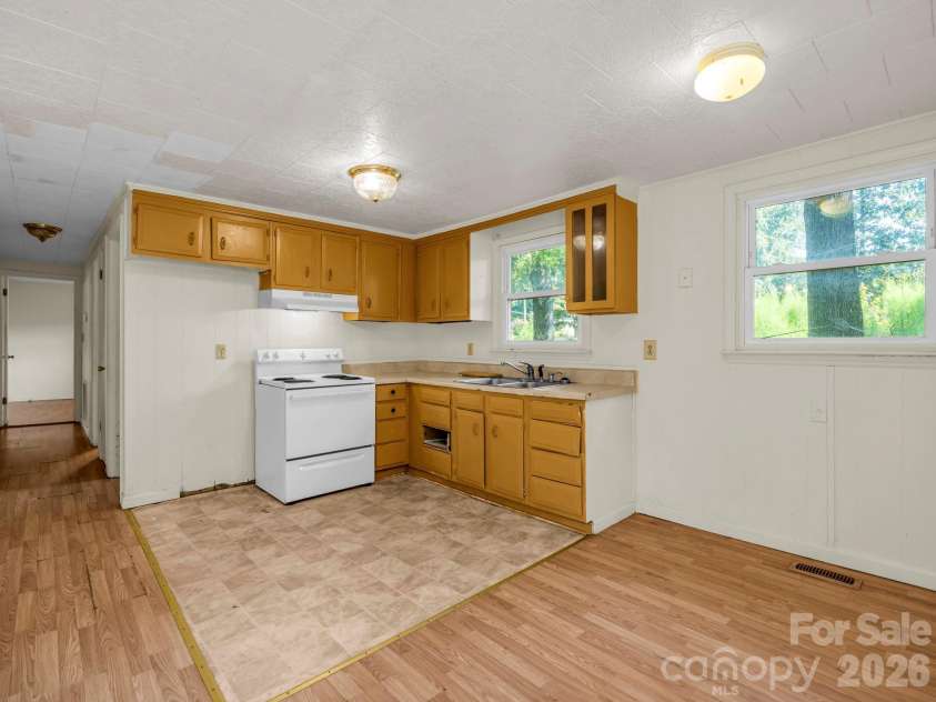 254 Old Castle Lane, Forest City, NC 28043.  MLS# CAR4422039, YatesRealty ID 49086. 