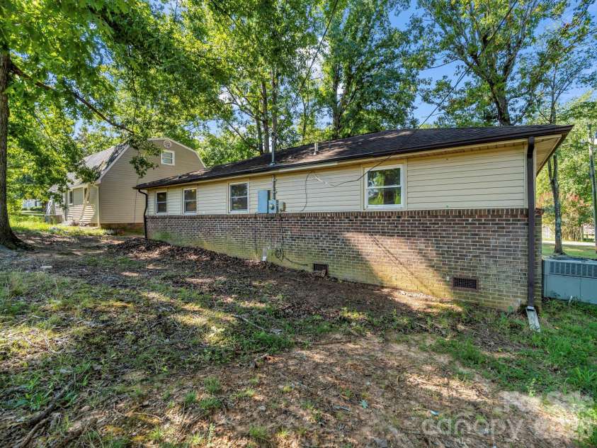 254 Old Castle Lane, Forest City, NC 28043.  MLS# CAR4422039, YatesRealty ID 49086. 