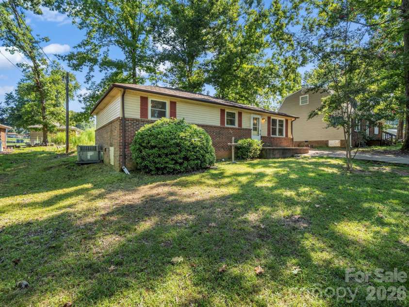 254 Old Castle Lane, Forest City, NC 28043.  MLS# CAR4422039, YatesRealty ID 49086. 
