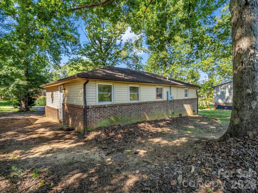 254 Old Castle Lane, Forest City, NC 28043.  MLS# CAR4422039, YatesRealty ID 49086. Back
