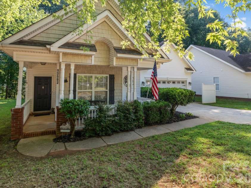 13502 Glencreek Lane, Huntersville, NC 28078.  MLS# CAR4422047, YatesRealty ID 49088. 