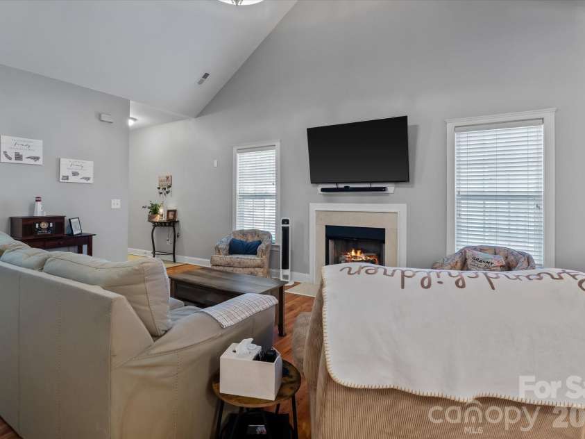 13502 Glencreek Lane, Huntersville, NC 28078.  MLS# CAR4422047, YatesRealty ID 49088. 