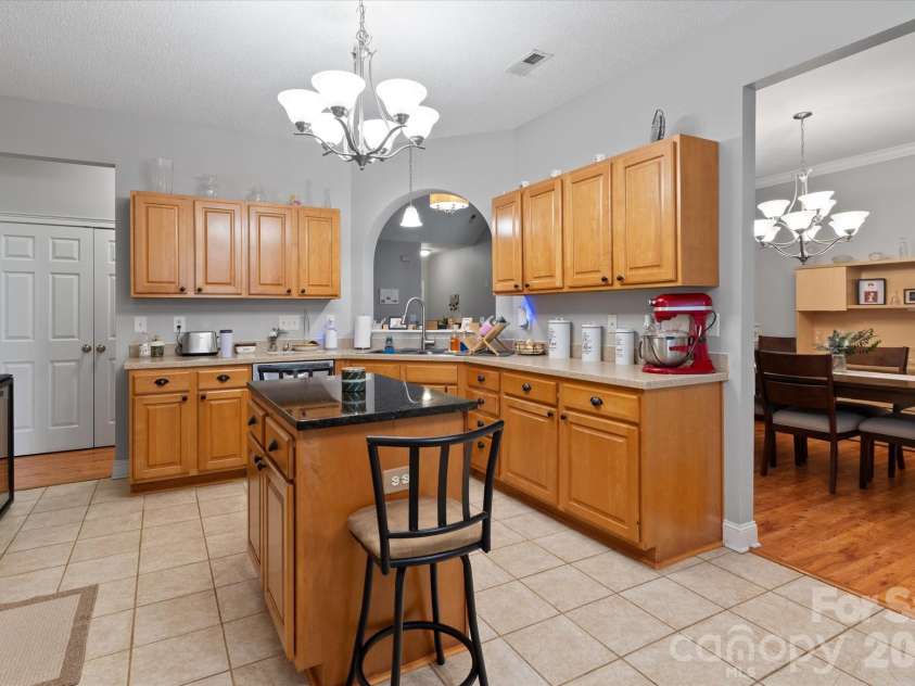 13502 Glencreek Lane, Huntersville, NC 28078.  MLS# CAR4422047, YatesRealty ID 49088. 