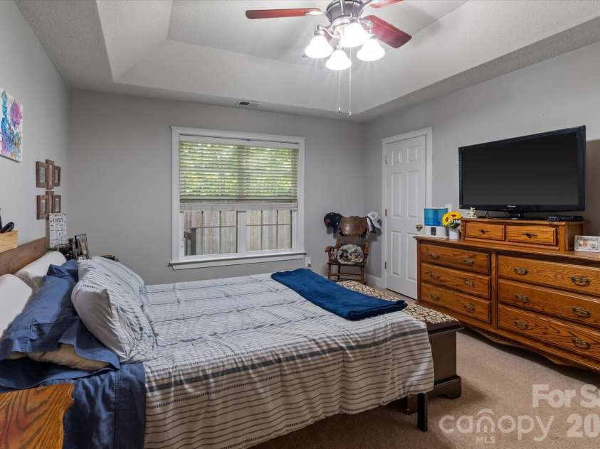 13502 Glencreek Lane, Huntersville, NC 28078.  MLS# CAR4422047, YatesRealty ID 49088. 