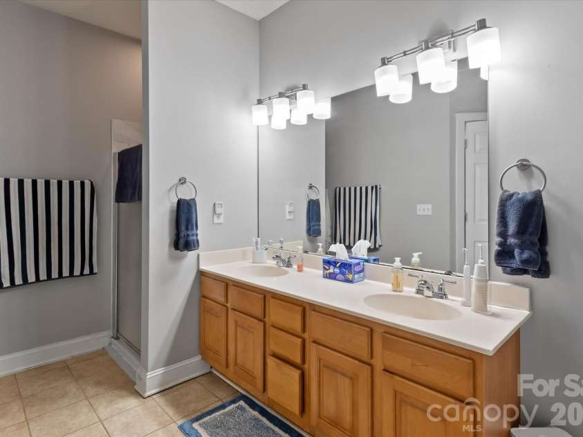 13502 Glencreek Lane, Huntersville, NC 28078.  MLS# CAR4422047, YatesRealty ID 49088. 