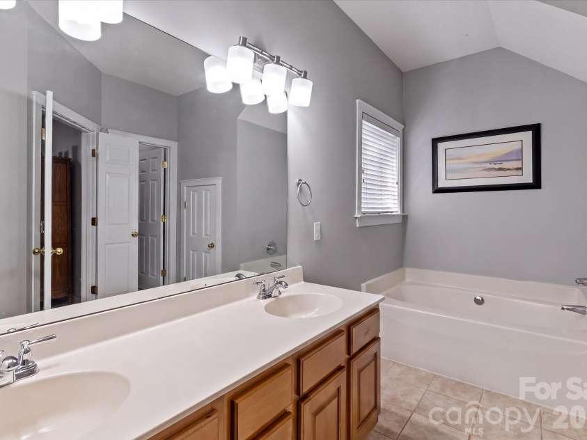 13502 Glencreek Lane, Huntersville, NC 28078.  MLS# CAR4422047, YatesRealty ID 49088. 